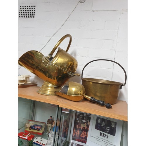 373 - Brass Jelly Pan And Coal Scuttle With Shovel Coal Scuttle Handle Needs Repair