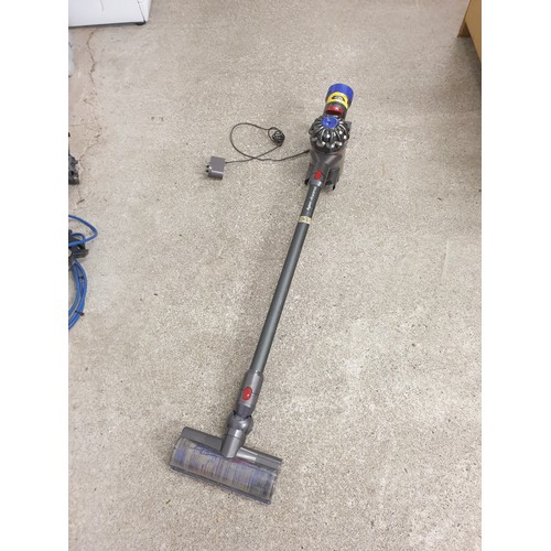 262 - Dyson V8 Animal Cordless Hoover With Charger