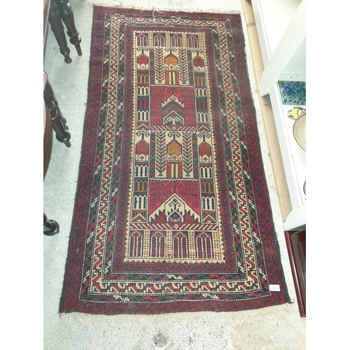 220 - Small Hand Woven Persian Rug 156 x 82 cm