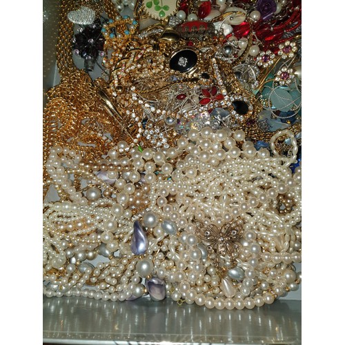 18 - Box Of Costume Jewellery To Include Pearls Diamante Etc