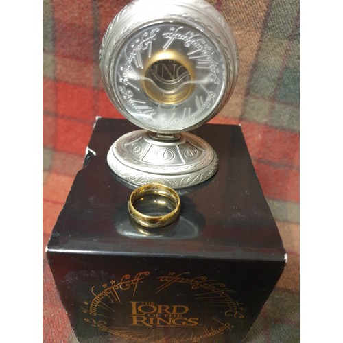 26 - The Noble Collection The lord of the rings two replica rings fitted in display compact