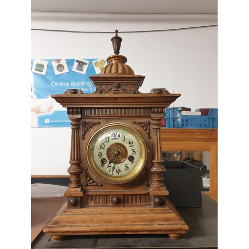 171A - Victorian Mantel Clock With Pendulum