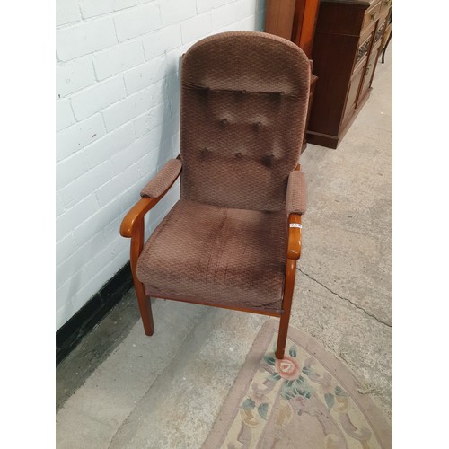 208 - Mid Century Cintique Relaxer Arm Chair