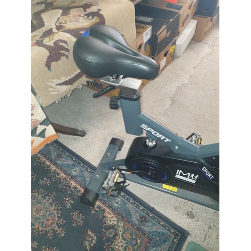 197 - Good Quality im Fitness Exercice Cycle With Electronic Speed Counter