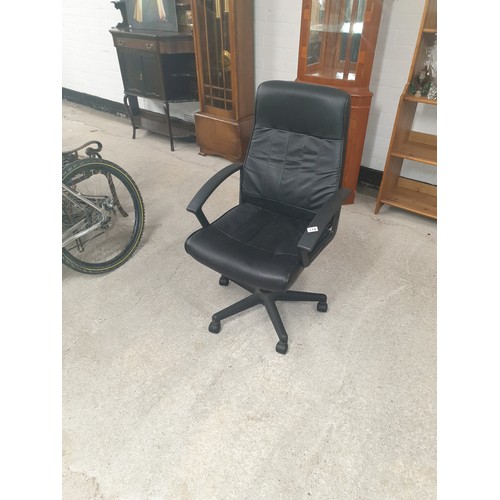 224 - Good Quality Comfy Office Chair