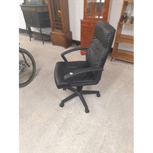 224 - Good Quality Comfy Office Chair