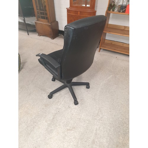 224 - Good Quality Comfy Office Chair