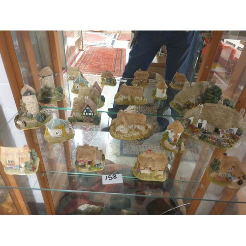 158 - Shelf Of Lilliput Lane Cottages etc