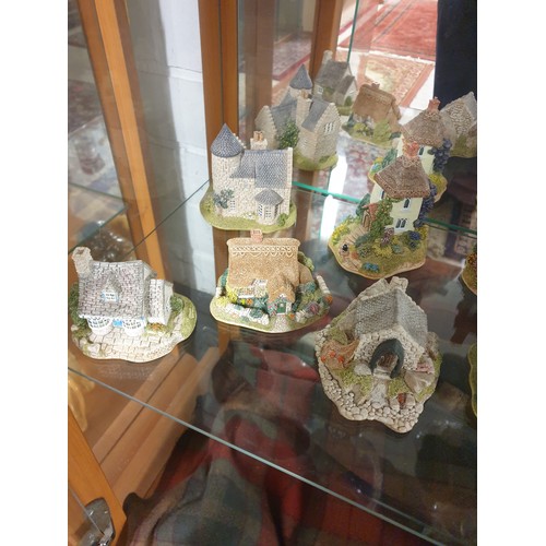 159 - Shelf Of Lilliput Lane Cottages etc