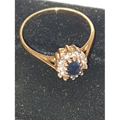 15 - 9ct Gold Sapphire Ring Size