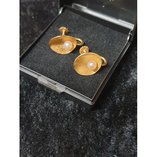 17 - Pair 14Ct Gold Pearl Ear Rings 2.9g