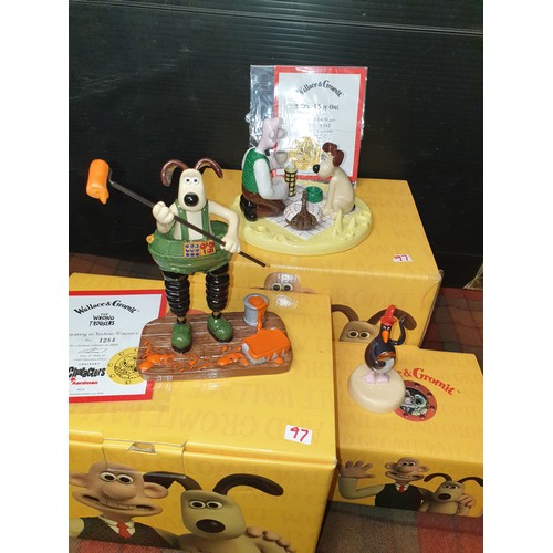 97 - A collection of 3 Wallace And Gromit Coalport Figures Boxed