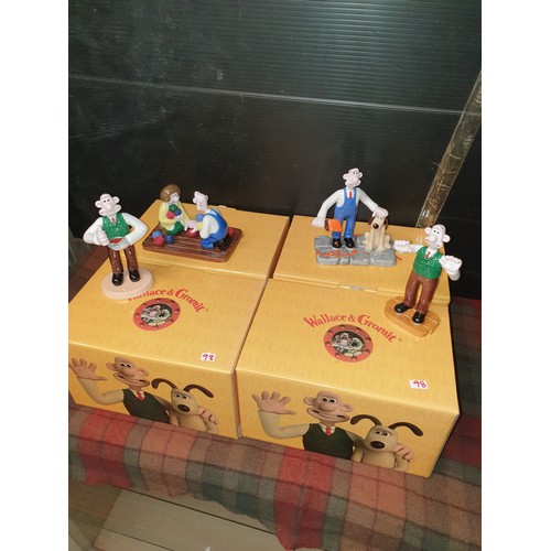 98 - A collection of 4 Coalport Wallace And Gromit Figures Boxed