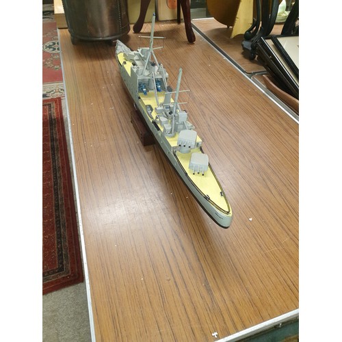 125 - Large Hand Carved Scratch Built Hms Newcastle Built In 1943 In Hunter Shipyard [86cm Length x 30 cms... 