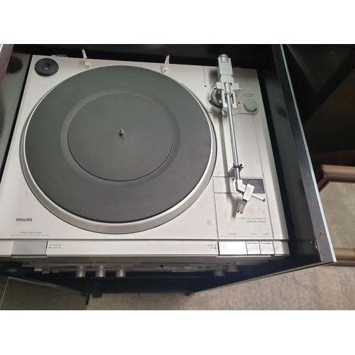 226 - Philips Hi Fi With Record Player With Radio Tuner Cassette Player And Amp In Glass Fronted Cabinet W... 