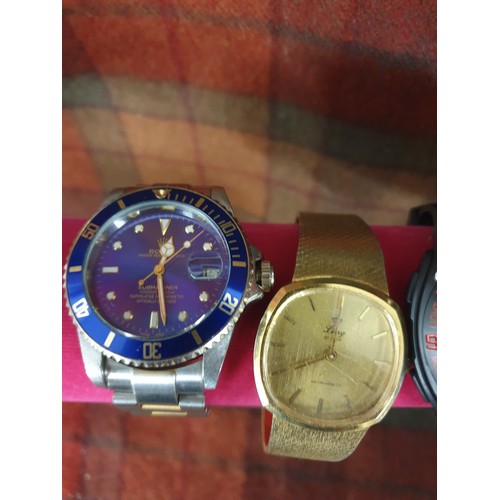 22 - 5 Assorted Gents Wrist Watches