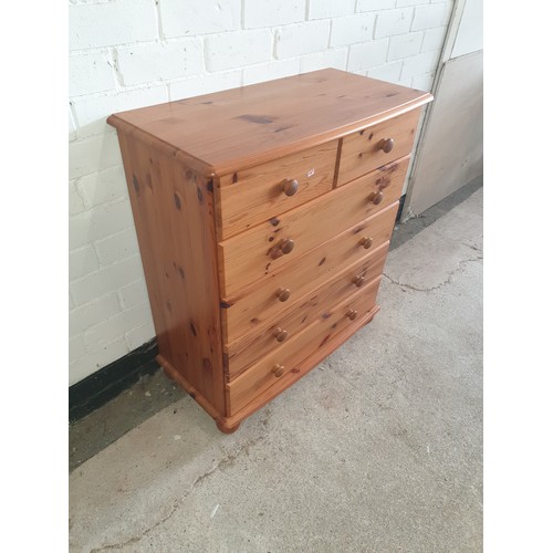 267 - Good Quality Heavy Pine 2 Over 4 Chest Of Drawers On Ball Feet