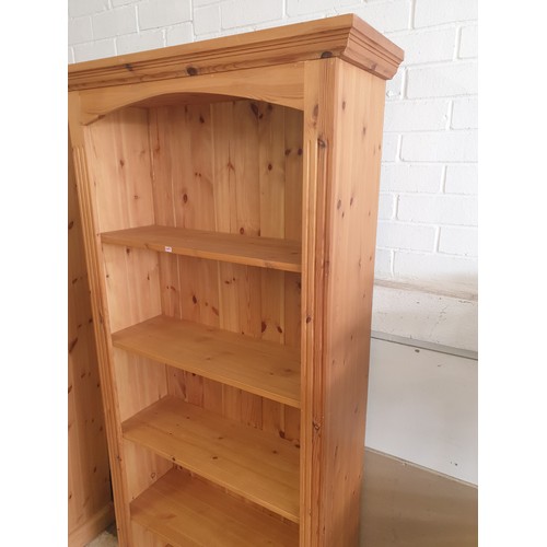 269 - Top Quality Large Pitch Pine 5 Shelf Bookcase/ Display Cabinet193 x 90 x 32 cm