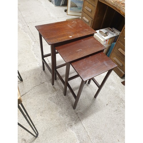 427 - Small Nest Of Vintage Tables