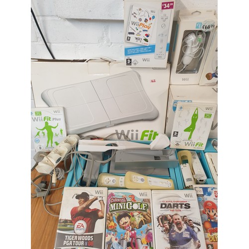 142 - Nintendo Wii Games Console With Accessories And Games