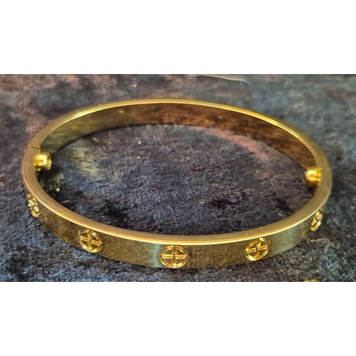 50F - Vintage designer style bangle with small [screw driver tool]