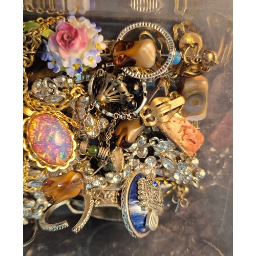 50I - A small box of costume jewellery Rings necklaces etc