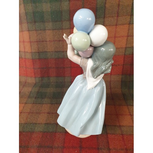 137 - Rare Lladro The Balloon Seller 28cms Tall