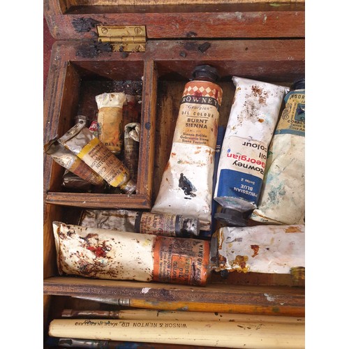 192 - A Box Of Vintage Oil Paints Etc