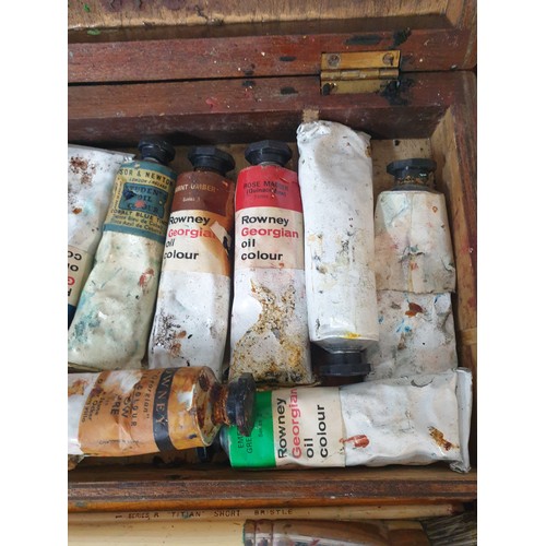 192 - A Box Of Vintage Oil Paints Etc