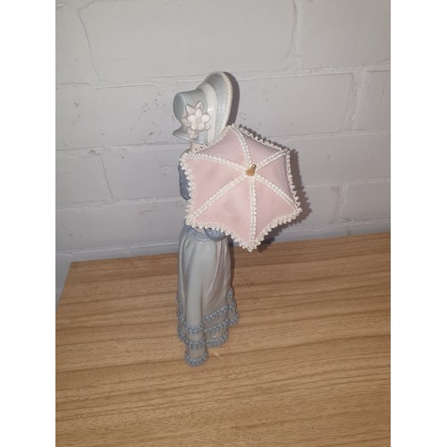 92 - Large Rare Lladro Figure Lady With Parasol Stands [30cm tall] [Parasol Screws Off For Transportation... 