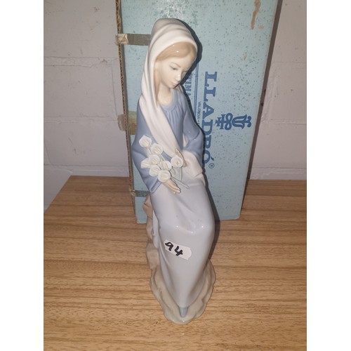 94 - A Stunning Early Lladro Figure Lady With Flowers With Original Box