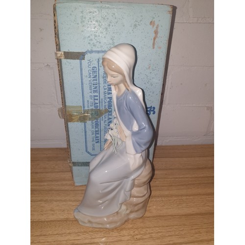 94 - A Stunning Early Lladro Figure Lady With Flowers With Original Box