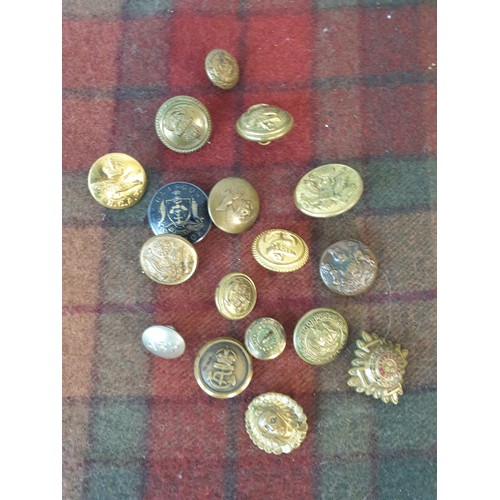 42D - Selection Of Military Buttons etc