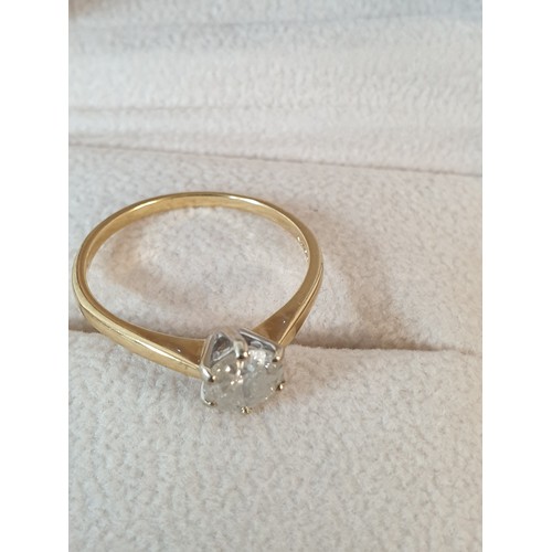 10 - Large 18 Ct Gold Frosted Diamond Ring Size T 3.1G