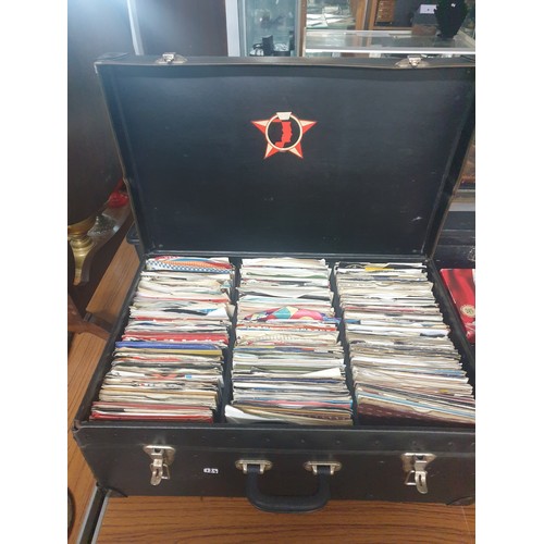 124 - DJs Record Carry Case Full 45 rpm Singles