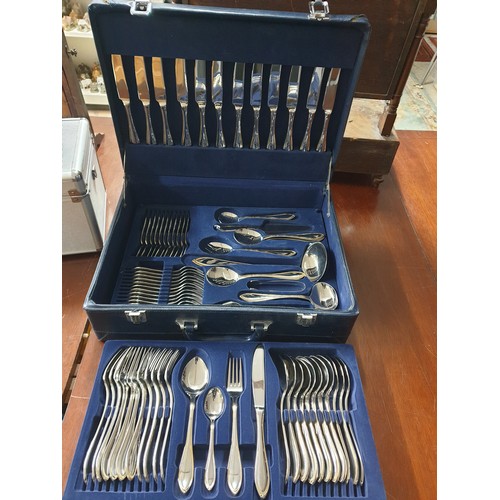 137 - Top Quality Canteen Of Cutlery In Leather Case