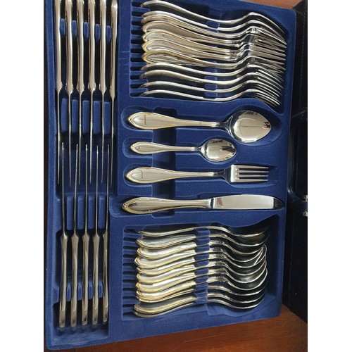 137 - Top Quality Canteen Of Cutlery In Leather Case