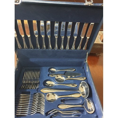 137 - Top Quality Canteen Of Cutlery In Leather Case