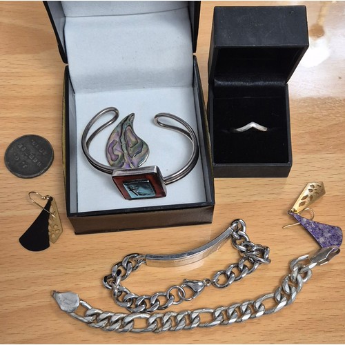 63 - A Selection of Silver Jewellery etc; Silver Curb bracelet needs new catch, Silver bangle, Silver wis... 