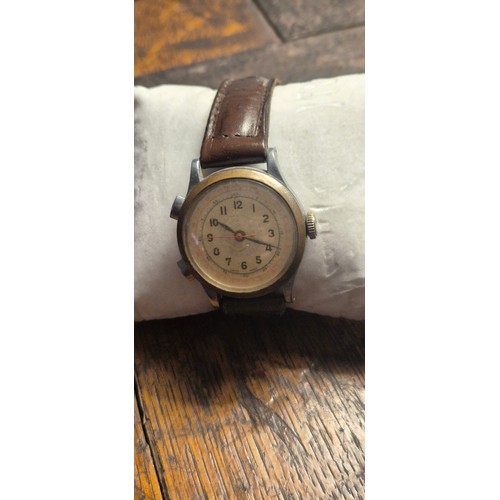 69 - Rare WW2 US Navy Pilots Watch With original leather strap [Requires Service]