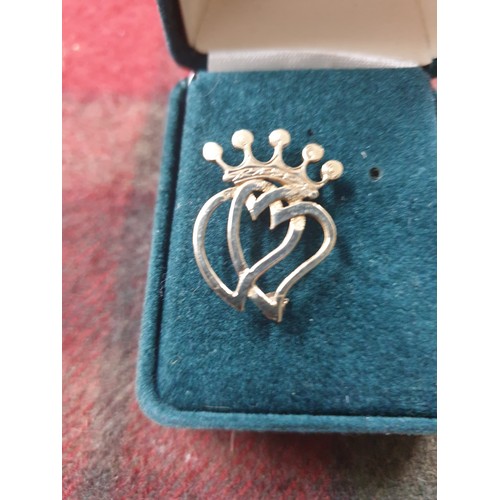 6 - 9ct Yellow Gold Ola Gorrie Luckenbooth Brooch With Box