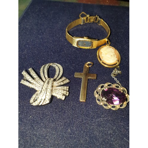 28 - Selection of Jewellery, Ladies Seiko Wrist Watch And 2 Brooches with Cameo Pendant And Gold Plated C... 