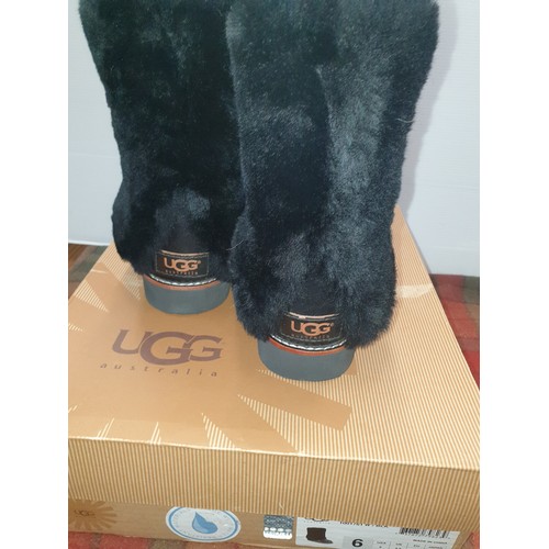 140A - Pair Of UGG Boots Size 4.5 With Box