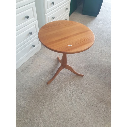350 - Nice Little Clean Pine Tri Leg  Wine Table