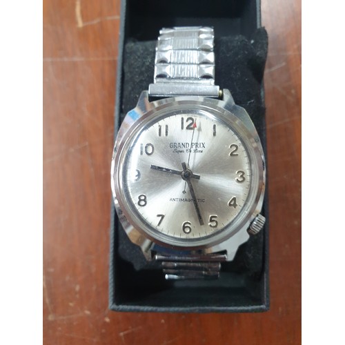 41 - 1960s Grand Prix Vintage Watch. Working order.