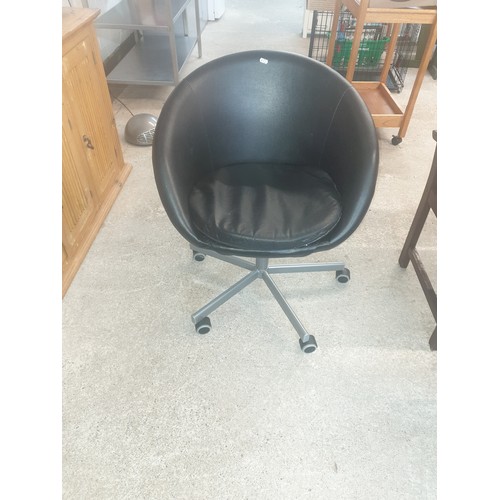 277 - Contemporary Modern Tub Chair.