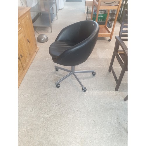 277 - Contemporary Modern Tub Chair.