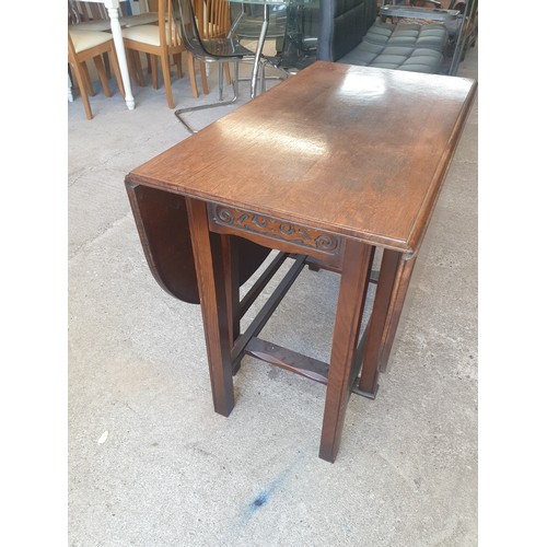 253 - Solid Oak Drop Leaf Dining Table. 92x52cm closed. 92x148cm Open