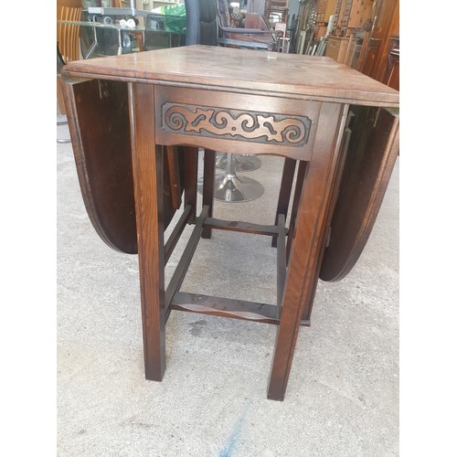 253 - Solid Oak Drop Leaf Dining Table. 92x52cm closed. 92x148cm Open