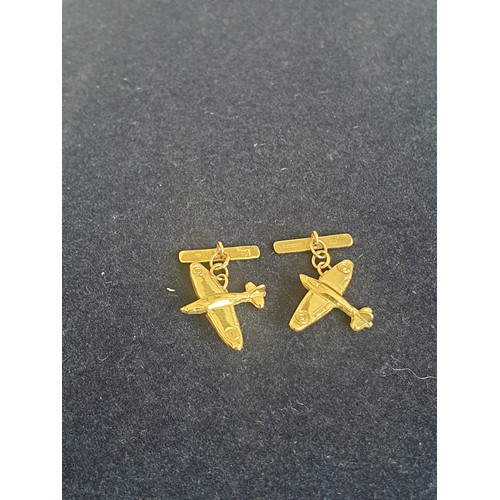 8 - 9ct Gold Gentlemans Spitfire Cuff Links. 2.65grams.